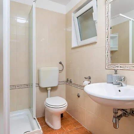 Dvorine Apartment Tisno