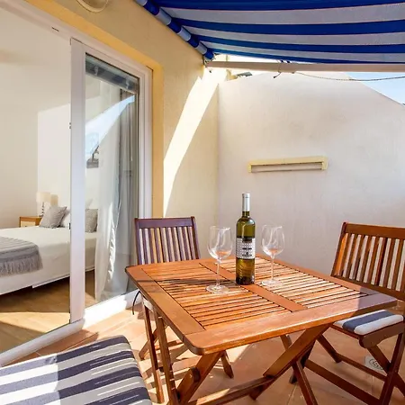 Dvorine Apartman Tisno