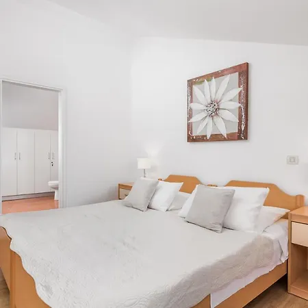 Apartment Dvorine