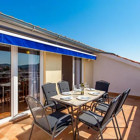Apartman Dvorine