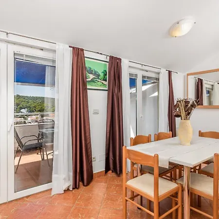 Apartman Dvorine