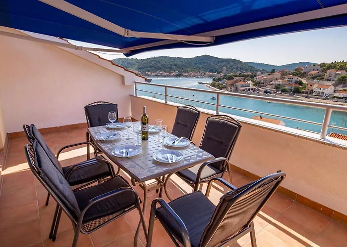 Dvorine * טיסנו